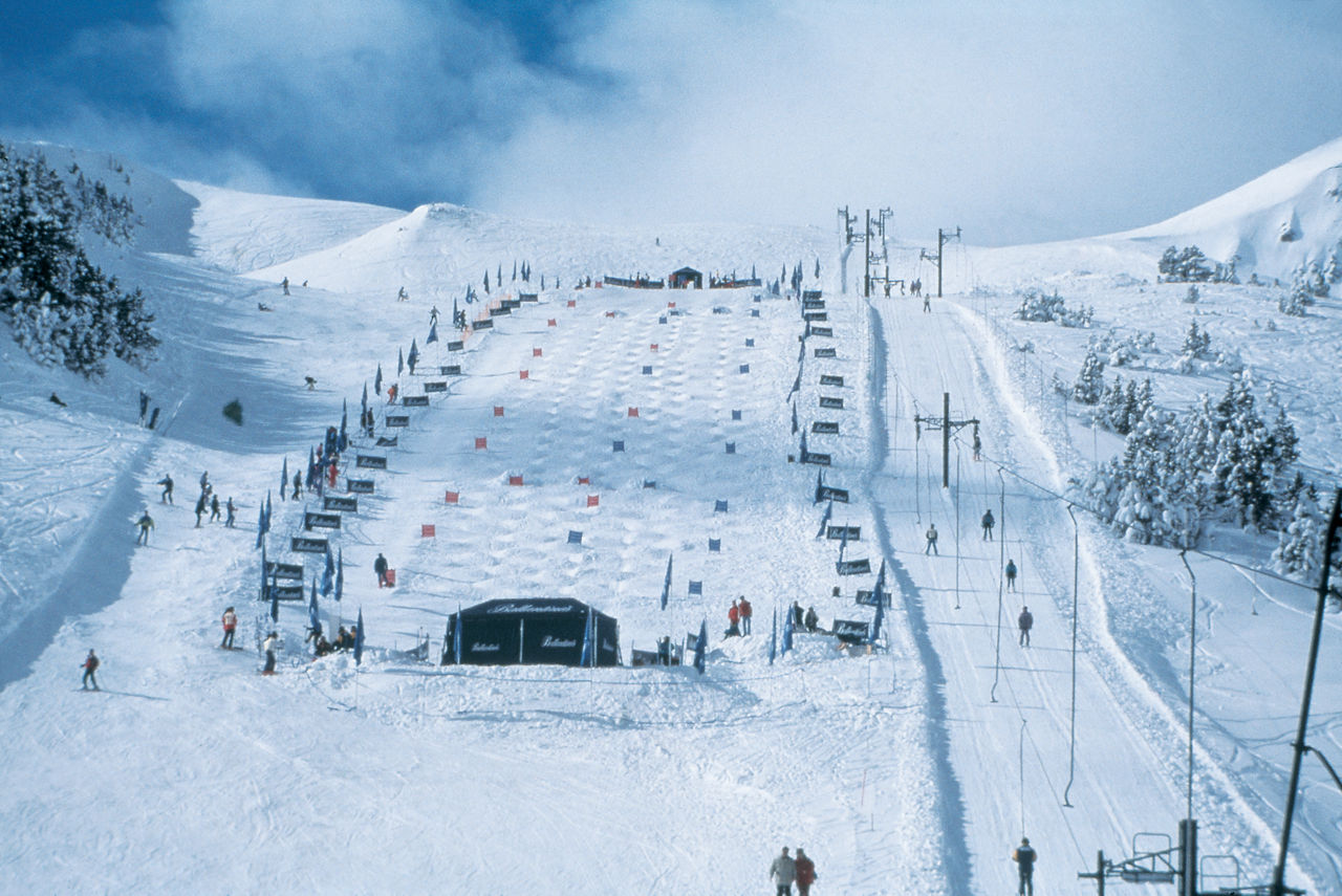 Vista panoràmica d'una de les pistes de l'estació d'esquí de Vallter 2000. 