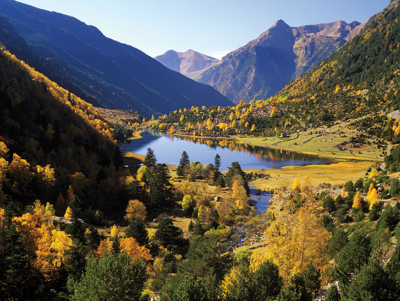 Discover The Aig estortes And Estany De Sant Maurici National Park