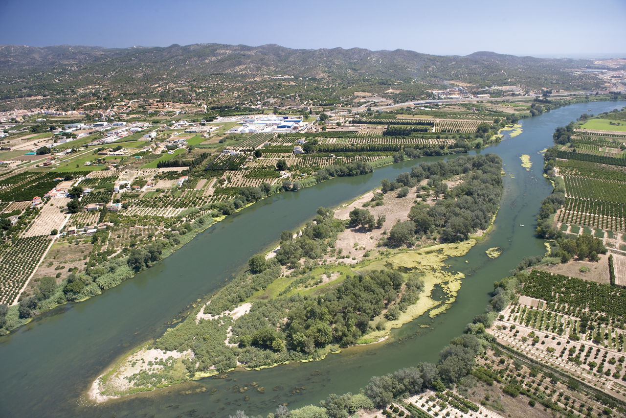 Bifurcació del riu Ebre prop de Tortosa.
