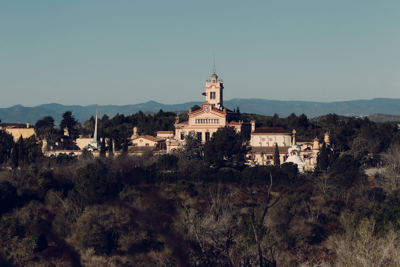 Descubre el Monasterio del Garraf – Monjes Budistas Sakya Tashi Ling
