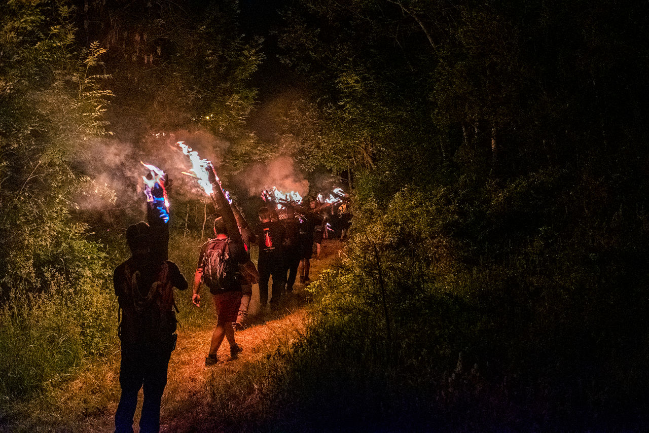 Viu les Falles d'Alins, Tradició del Foc i Nit Màgica a la Vall de Ferrera