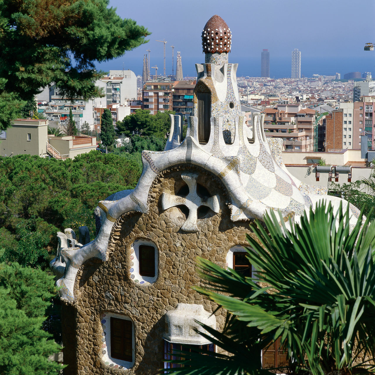 Discover Park Güell, image size:1280x1280