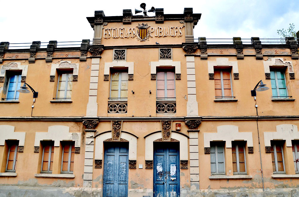 Antigues escoles públiques a Sant Sadurní d'Anoia.    