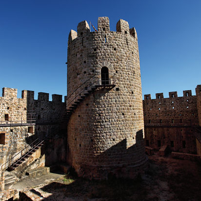 Discover the Castle and hermitage of Farners